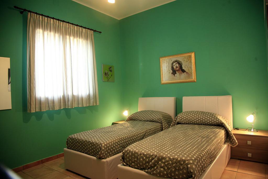 Casa Vacanze Verde Mare Castel di Tusa Esterno foto