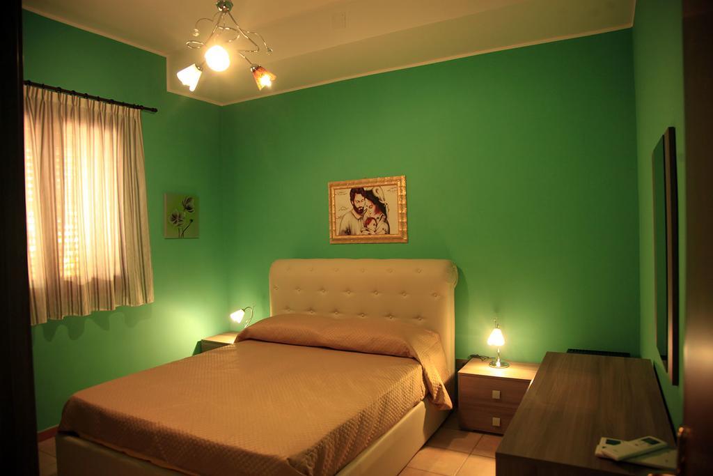 Casa Vacanze Verde Mare Castel di Tusa Esterno foto